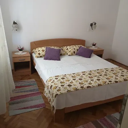 Apartment Milevcic Jelsa (Hvar)